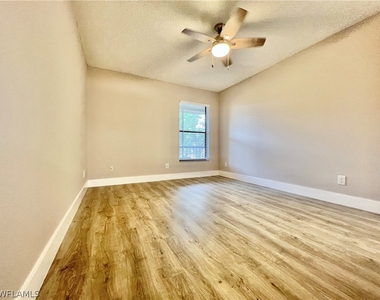 5307 Summerlin Road - Photo Thumbnail 15
