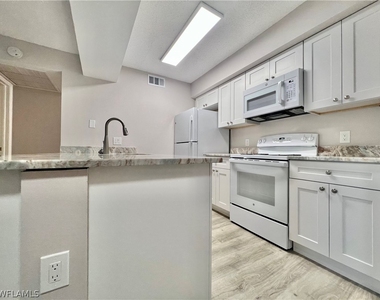 5307 Summerlin Road - Photo Thumbnail 3