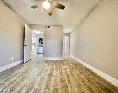 5307 Summerlin Road - Photo Thumbnail 11