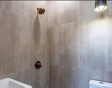 194 Scholes Street - Photo Thumbnail 5