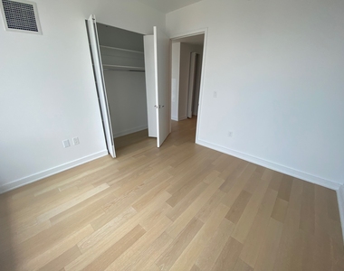 West 38th Street - Photo Thumbnail 2