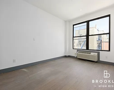 855 Dekalb Avenue - Photo Thumbnail 2