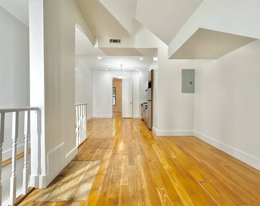 259 Jefferson Street - Photo Thumbnail 6