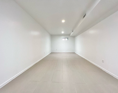 259 Jefferson Street - Photo Thumbnail 2