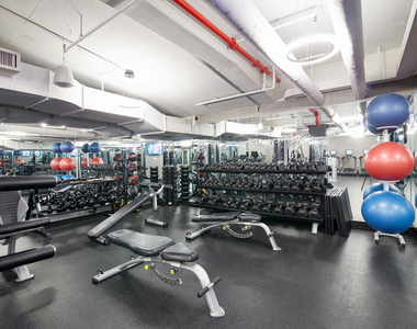 222 East 39th Street - Photo Thumbnail 8