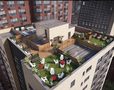 222 East 39th Street - Photo Thumbnail 9