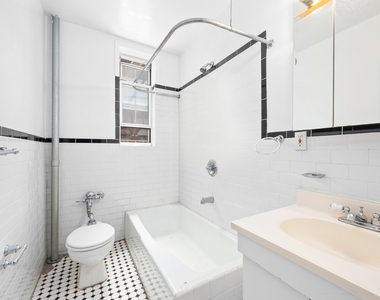 117 West 13th Street - Photo Thumbnail 3