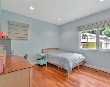 130 Heather Ln - Photo Thumbnail 16