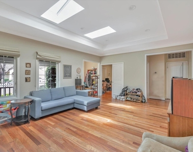 130 Heather Ln - Photo Thumbnail 4