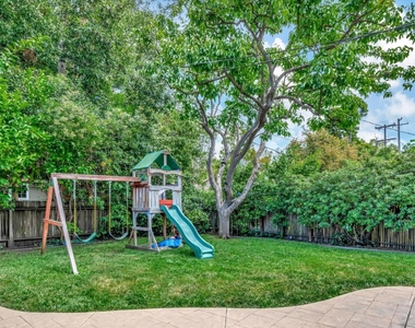 130 Heather Ln - Photo Thumbnail 2