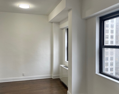 400 East 89th Street, 14N - Photo Thumbnail 1