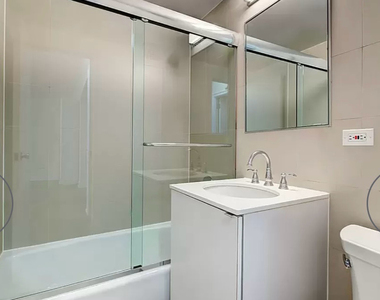 151 West 16th Street - Photo Thumbnail 2
