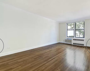 151 West 16th Street - Photo Thumbnail 1