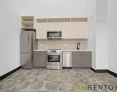 475 Grand Street - Photo Thumbnail 1