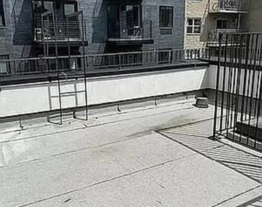 90 Manhattan Avenue - Photo Thumbnail 6
