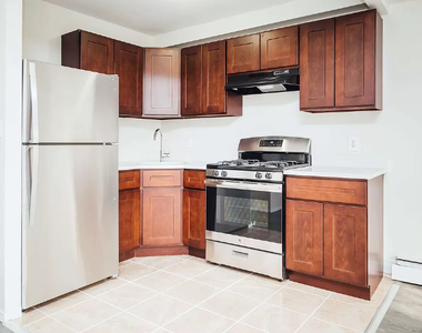 319 Winthrop Street - Photo Thumbnail 2