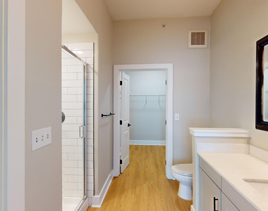 707 York Road - Photo Thumbnail 4
