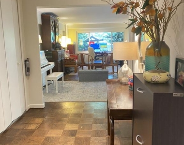 4201 Cathedral Ave Nw - Photo Thumbnail 22