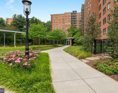 4201 Cathedral Ave Nw - Photo Thumbnail 3