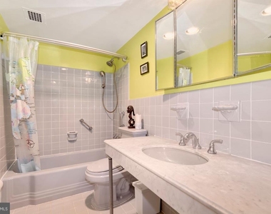 4201 Cathedral Ave Nw - Photo Thumbnail 10