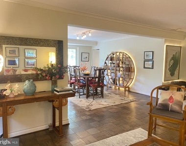 4201 Cathedral Ave Nw - Photo Thumbnail 19