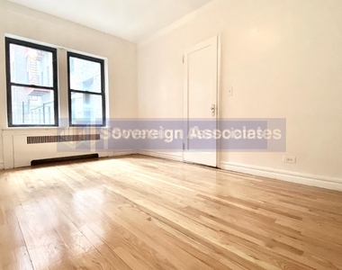 4700 Broadway - Photo Thumbnail 8