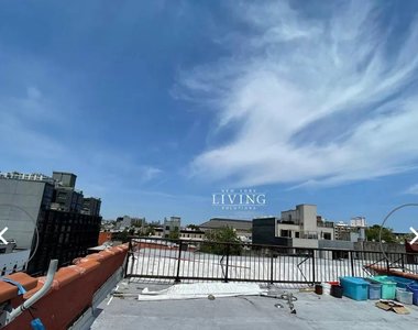 950 Bergen Street - Photo Thumbnail 11
