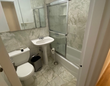 210 East 83rd Street - Photo Thumbnail 4
