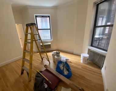 210 East 83rd Street - Photo Thumbnail 2