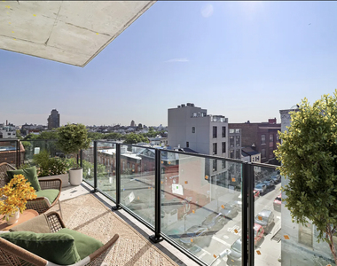 228 Berry Street - Photo Thumbnail 12
