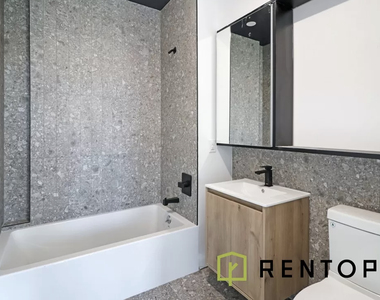 228 Berry Street - Photo Thumbnail 4