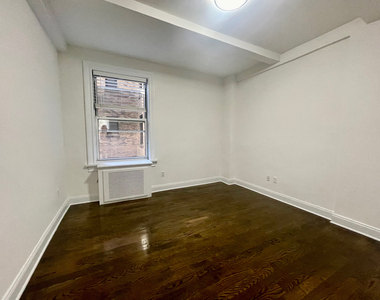East 37th Street - Photo Thumbnail 4