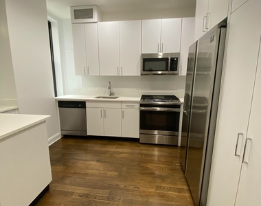 I West 59 Street - Photo Thumbnail 3