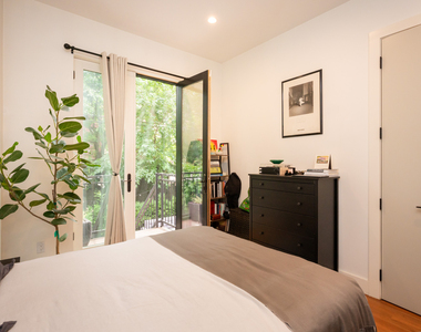 196 Freeman street - Photo Thumbnail 1