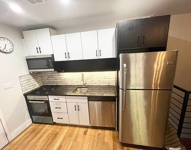 852 Metropolitan Avenue - Photo Thumbnail 4