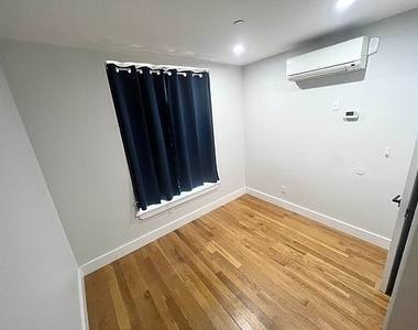 852 Metropolitan Avenue - Photo Thumbnail 8