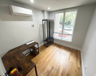 852 Metropolitan Avenue - Photo Thumbnail 1