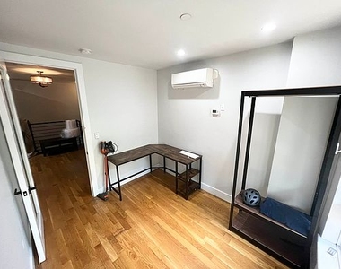 852 Metropolitan Avenue - Photo Thumbnail 2