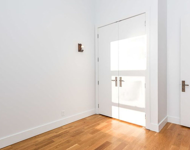 949 Willoughby Avenue - Photo Thumbnail 3