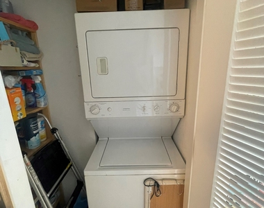 230 Ashland Place - Photo Thumbnail 7