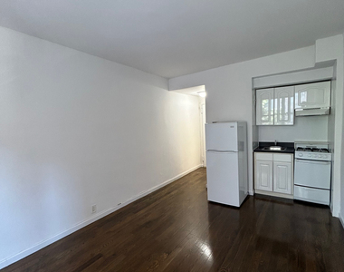 30 Clinton Street  - Photo Thumbnail 3