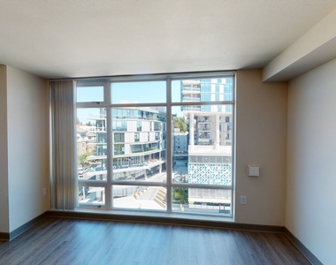 958 111th Ave Ne - Photo Thumbnail 3