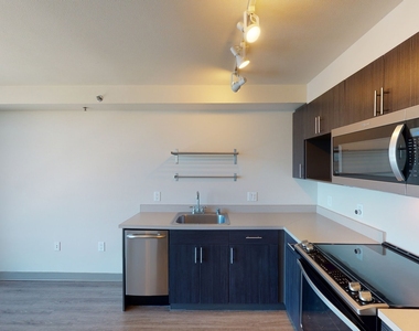 958 111th Ave Ne - Photo Thumbnail 2