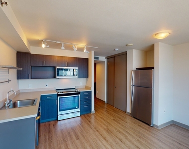 958 111th Ave Ne - Photo Thumbnail 1