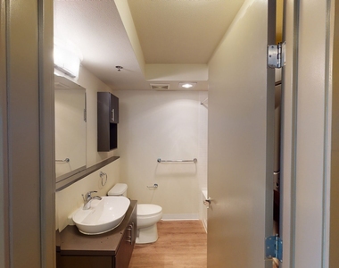 958 111th Ave Ne - Photo Thumbnail 4