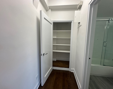 219 East 69th Street - Photo Thumbnail 9