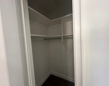 219 East 69th Street - Photo Thumbnail 5