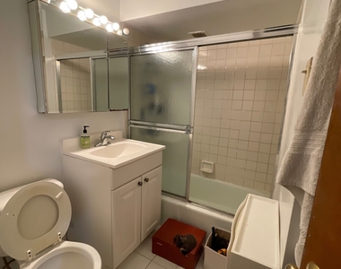 E 88th and Lexington  - Photo Thumbnail 6