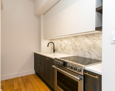 321 Wythe Avenue - Photo Thumbnail 1