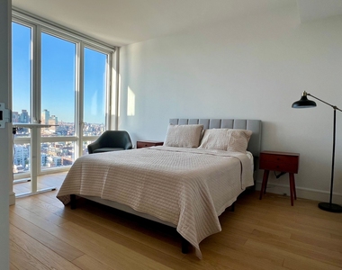 60 Wharf Drive - Photo Thumbnail 4